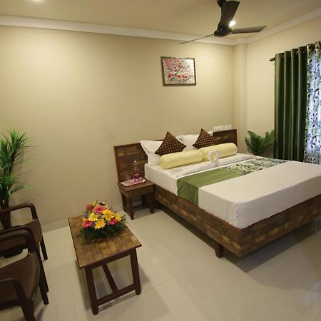 Hôtel Mirage Residency à Kochi Extérieur photo